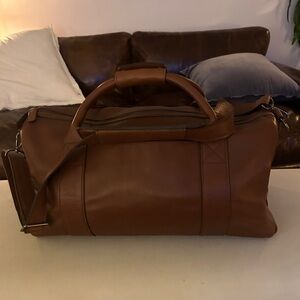 Leather duffle bag (Tecovas)